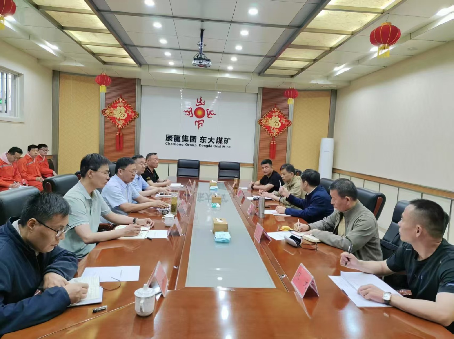 東大煤礦順利通過兼職救援隊(duì)標(biāo)準(zhǔn)化定級復(fù)查